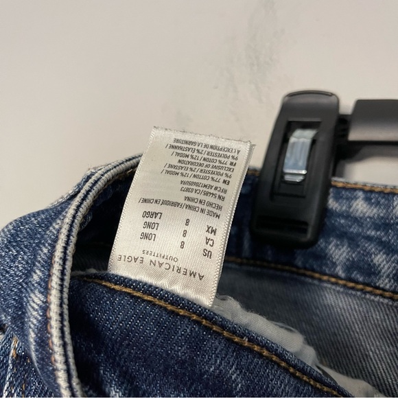 American Eagle High Rise Mom Jeans Distressed Sz 8 Medium Wash - Picture 6 of 7